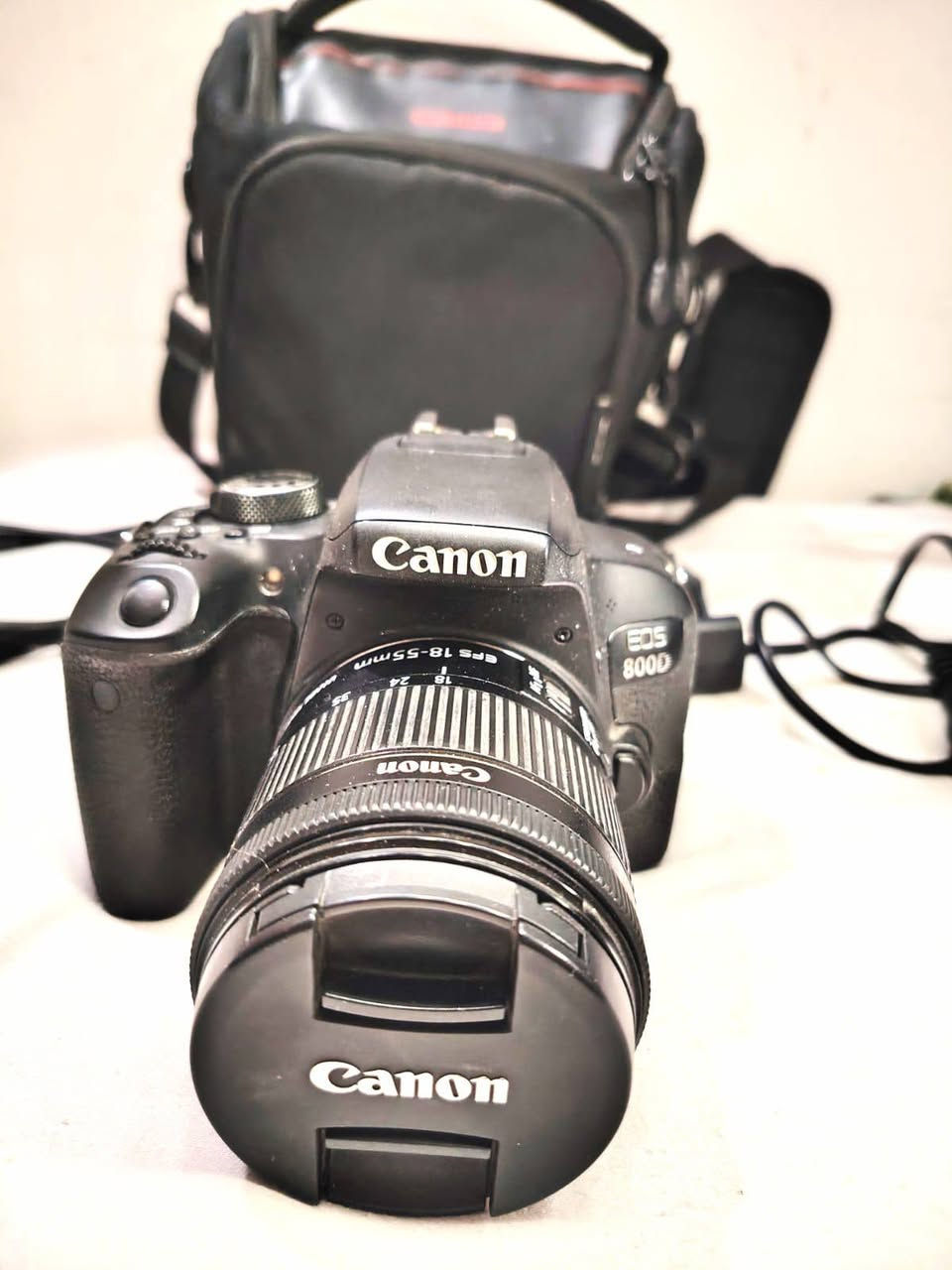 السلام عليكم كامره كانونD800 موصفات حلوه عدسه ١٨, ٥٥ ، فول ملحقاته جنطه، وشاحنه، بطارية اصليه وكاله سعر بطاريه ٩٠ دولار بسعر، ٣٧٥ وبي مجال عنواني زعفرانيه شارع معهد *********** شرايه
