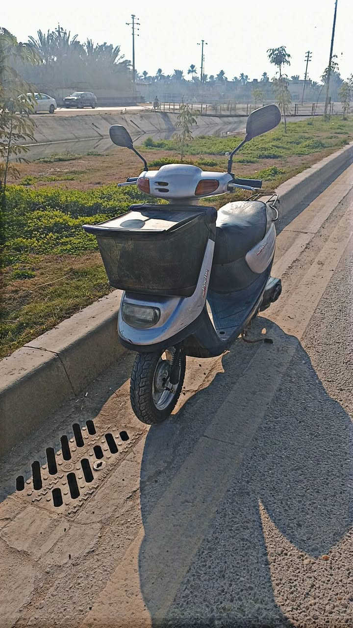 سلام عليكم دراجة منغولي نضيفة ماناقصها برغي كهربائيات كلها شغاله مكينه ناعمه نكره سلف دراجه رايدها ب450 وبيها مجال العنوان كربلاء القنطرة البيضاء رقم ***********
