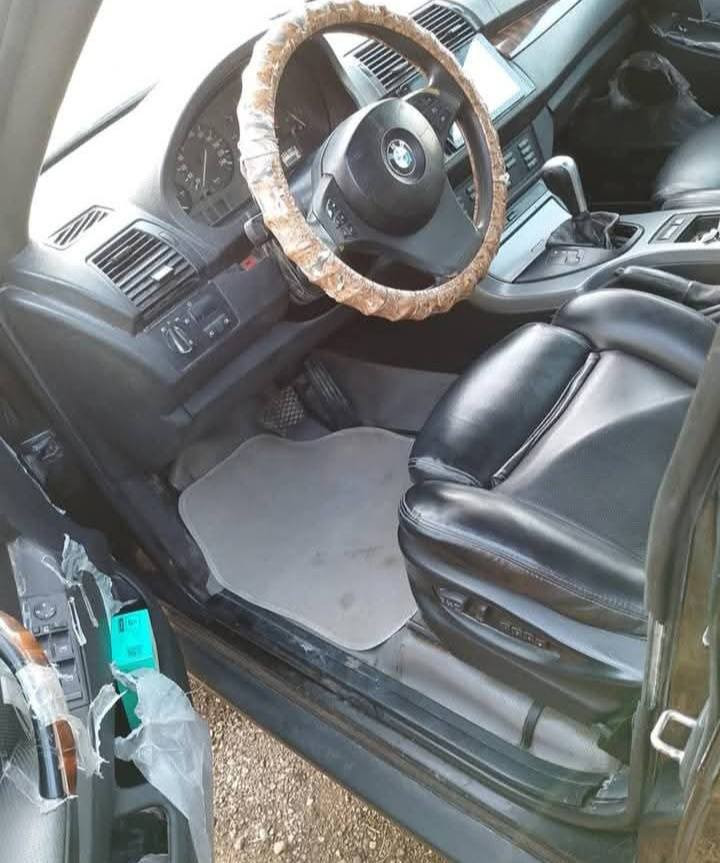 للبيع او مراوس بي ام فئه X5 موديل 2005
صبغ عام جماليه مكفوله من
 عيب الشرعي
 مكينه 8سلندر 45 باخره مكينه وكير جدد
 كير 6نمر عادي اوتو
 حداديه جديده
 باتري جديد
 فتحة سلايت كراسي كهرباء 
استيرن كهربائي ميموري
 خزن حساسات اماميه خلفيه
 ويل 20تخم كامل مع تايرات جدد 
 تحكيمات الكراسي 
ابطاين  البيبان 4جدد
 كشنات جدد
 حداديه جديده
 باتري جديد سياره جاهزه ومال جناي 
مكان سياره حله مركز ***********بيه واتساب
