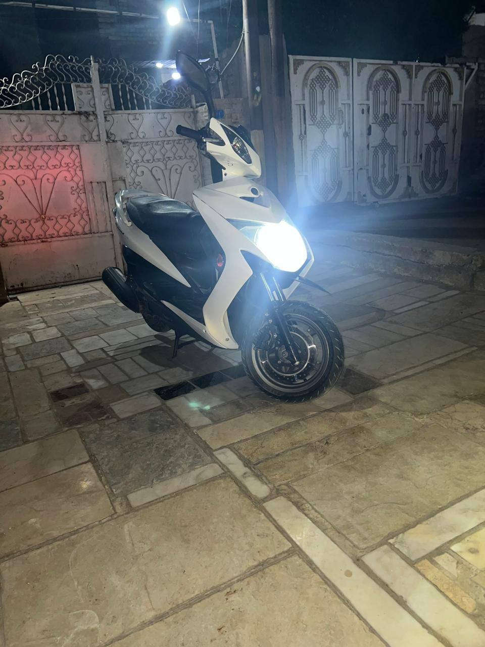 يالله بسم الله الرحمن الرحيم
سلام عليكم دراجة سكنس لد الياباني الاصلي القبق نفخ 110
الدراجة خير من الله نوزل خطين 
استان كهربائي حساس مكينه مكفولة كهربائيات مكفوله
بيها نقص فقط الاشاير الجوه لا اكثر
مكاني بغداد حي اور 
السعر1150 وبيها مجال
الرقم ***********
