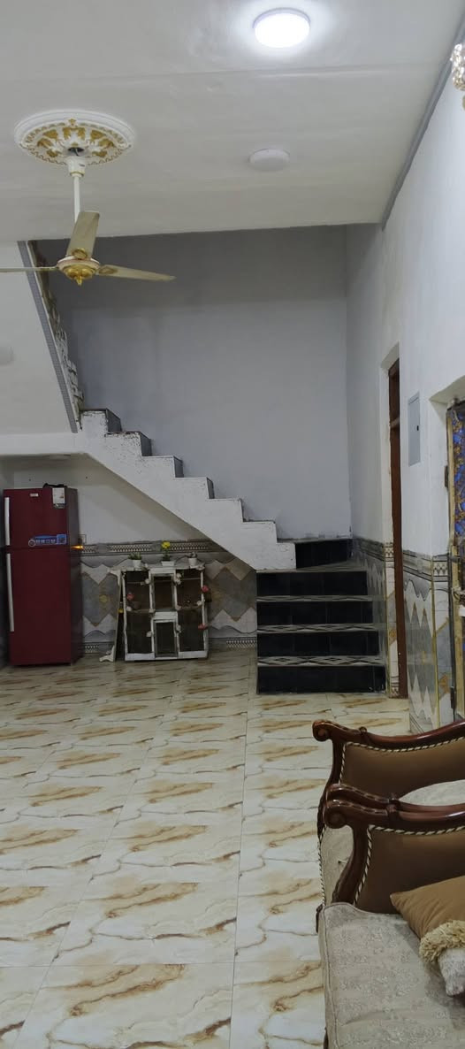 درا زراعي  للبيع قرب مدرسة المعراج
مساحه 200متر
يحتوي ع غرفتين 
وصاله طولها 10متر واستقبال ومطبخ  للاستفسار عن البيت تواصل ويا صاحب الرقم  ‏‪***********‬‏
