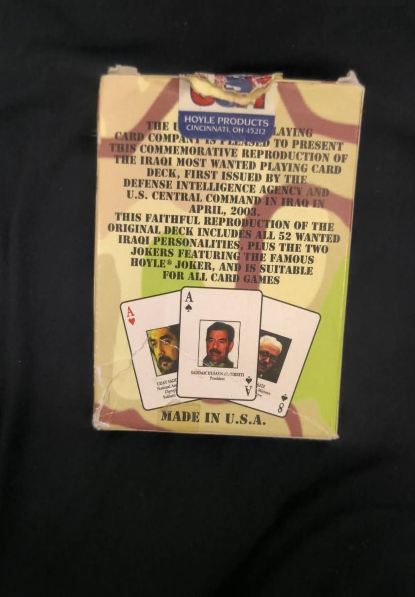 العنوان: للبيع قطعة تاريخية نادرة (ورق لعب المطلوبين 2003) - نسخة Hoyle الأصلية
التفاصيل:
لعشاق الأنتيك والمقتنيات التاريخية، متوفرة عندي "دستة" ورق لعب المطلوبين الـ 55 الشهيرة. هذي المجموعة مو تقليد، هذي نسخة تذكارية أصلية من إنتاج شركة Hoyle الأمريكية صدرت سنة 2003.
​ليش هاي النسخة مميزة؟
✅ كاملة العدد: 54 بطاقة (52 شخصية + بطاقتي الجوكر التعليمية مالت الرتب).
✅ الحالة: نظيفة جداً (وكالة) ومحافظ عليها، والورق ألوانه واضحة وحوافه حادة.
✅ الأصلية: مكتوب على العلبة صنع في أمريكا (Made in USA) من قبل شركة Hoyle، وبطاقة "آس البستوني" (صدام حسين) موجودة وبحالة ممتازة.
✅ الندرة: المجموعة كاملة مع علبتها الأصلية وبطاقة الغلاف، وصعب حالياً تلقى نسخة كاملة وبنظافتها بالسوق.
السعر: اكتب سعرك خاص


**إذا كنت صاحب هذا الإعلان وتريد حذفه لأي سبب، رجاءا أرسل رسالة إلى الدعم الفني**