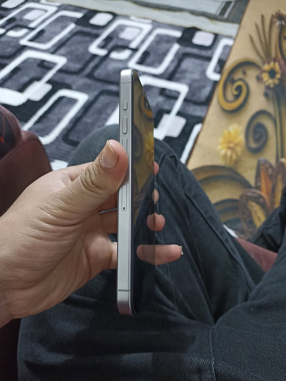 ايفون ١٥ برو ماكس ذاكره ٢٥٦ شرق اوسط الجهاز مبدل شاشه اصليه ٣ خيارات وبطاريه اصليه سعره ٥٧٥ الف
