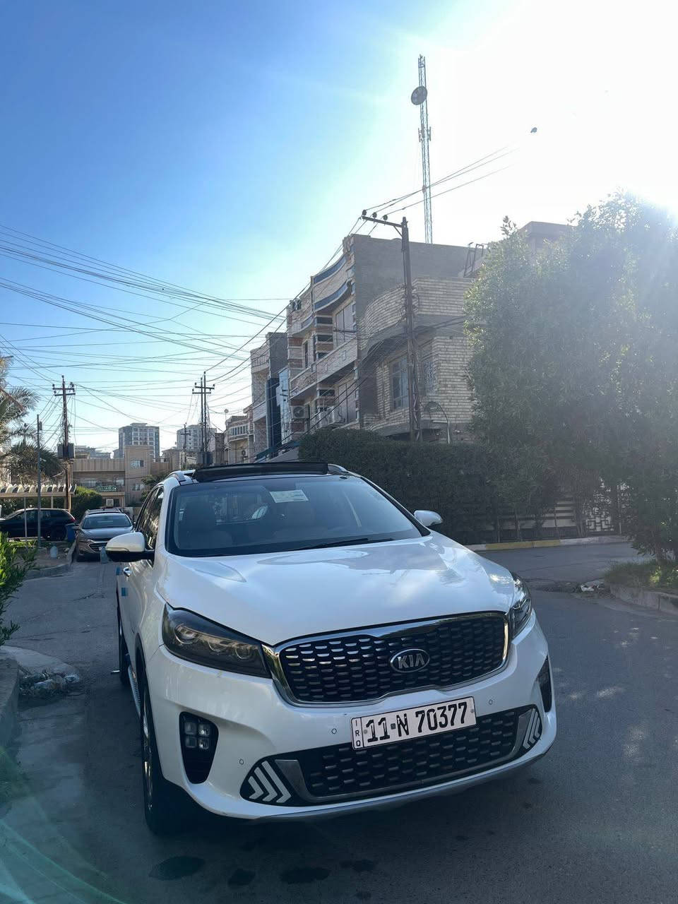 اليدور جديد هذا الجديد واليدور نظيف هذا النظيف
سورنتو 2020 الشركة الدولية  
 بيها نص البنيد صبغ ماشية ٧٧ الف  سيارة صاكة من الدعامية للدعامية
رقم بغداد دولي باسمي شخصياً تحويل مباشر هزة جديدة سنوية لحد 2030   5 كامرات
٦ سلندر
٧ راكب
٣قطع تبريد
بصمة تشغيل وابواب
بردات بلادي
جنطة كهرباء شفط
مري شفط
اشاير بالمري
حساس امامي خلفي
شاشة كبيرة
كامرة دوارة 
كشنات جلد 
كشنات كهرباء 
لايت زينون
بك لايت LED 
 ويل كروم
هندبريك دكمة 

كير ومكينة كفالة على وضع الشركة سبانة ما ممدودة عليها 
السيارة ماشية ٧٧الف كيلو متر ادك جرص بال ١٢٠
السيارة جديدة لزكات الشركة لسة بيها دينار متصرف عليها بغداد حي الحسين ت *********** بي وتساب 
السعر 275  بيها مجال حك الجيه بغداد, العراق
