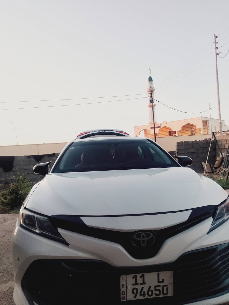 السلام عليكم ورحمة الله وبركاته  
 —مراوس بموديل احدث--

تويوتا كامري.        — Toyota Camry 

‏‎وراد أمريكي.     —  دركه راجع سستم  

‏‎الموديل                —  2018 

فئة                       —  LE   

حجم المكينه         —  V4/2500 

‏‎اللون                     —  ابيض  
 

حالة السياره.    — جاملغ عكس السايق بي بارد شبر بنيد معمر ومصبوغ

‏‎ المواصفات المعروفه  

رقم السياره    — بغداد

‏‎موقع  السياره — الانبار حديثه

‏‎للأستفسار
***********
