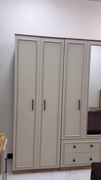 غرفه جديده  ودوشك نفرين للبيع النصب البارحه بس طلعت الغرفه صغيرا 7 قطع...