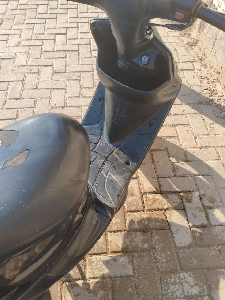 السلام عليكم
دراجه بيجي حاويه مامفتوحه
نضيفه 
عنوان الخضر 
***********
