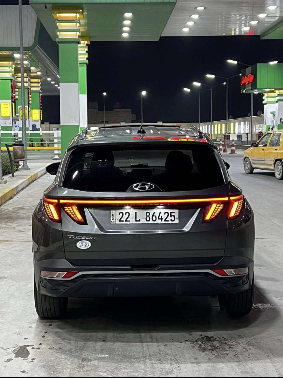 2022 (هاترك) فتحه فوول مواصفات  اللون زيتوني بأسمي كفاله عامه فقط نص بنيد صبغ بدون اي بارد او دواخل شرط السونار بجم كبس  مكان السياره بغداد  السعر ‭.                           ‭0773 723 0733‬
