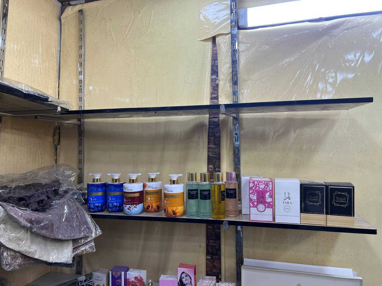 رف محل مستخدم شهر واحد فقط
عشر رفوف طول مترتين ونص
5 رفوف طول 95 سم
5 رفوف طول مترتين ونص
***********
