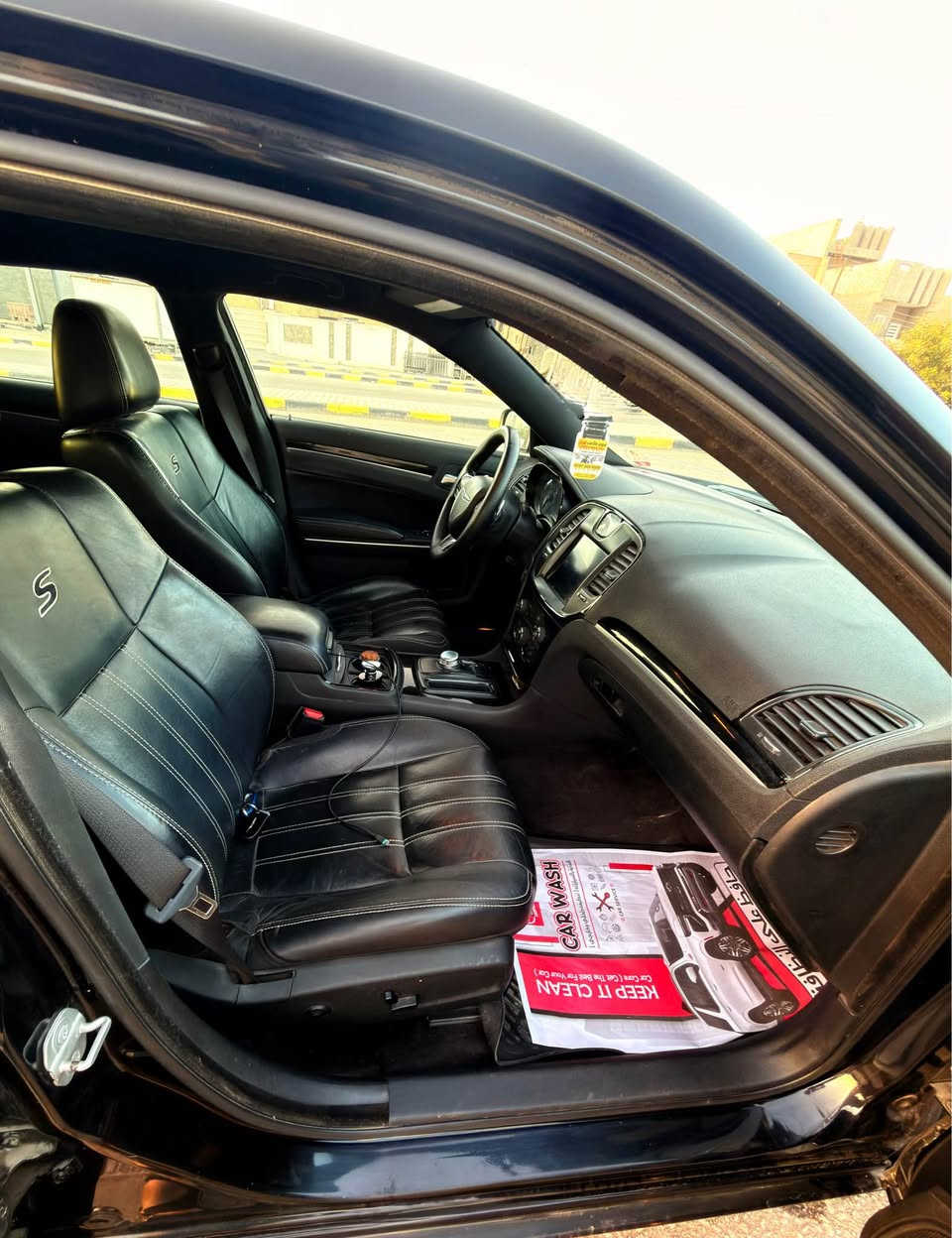 للبيع كرايسلر أوباما 2019 فئة S
 • مكينة 3.6
 • 6 سلندر
 • قير أوتوماتيك كير ماوس 8 نمر
 • شفتات قير بالستيرن
 • دكمة سبورت + نظام قيادة سبورت بالقير
 • تشغيل عن بُعد
 • شاشة جبيرة
 • آبل كاربلاي
 • بصمة أبواب + بصمة صندوق
 • كشنات جلد كهرباء حضن لون أسود مطرزة S
 • تدفئة مراي أوتو
 • تدفئة الكشنات الأمامية
 • عداد 260 كم
 • كامرة خلفية
 • إضاءة أمامية لِد + زينون
 • مانع انزلاق ABS
 • نظام ثبات ESP
 • ويل 20 بلادي مال فئة S
 • وارد كندي
 • حادث كندي جاملغ أيسر (مبدل وكالة أصلي)
 • حادث بالعراق جاملغ أيمن بدون شاصي ولا إيرباغ
 • صور الحوادث مرفقة
 • رقم أربيل
 • موجودة بالنجف
رقم صاحب السياره*********** النجف, العراق
