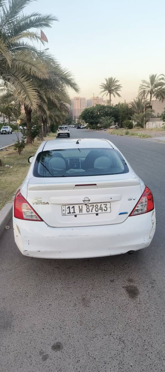 سلام عليكم للبيع نيسان فيرسا موديل ٢٠١٤ بيها قطعتين صبغ بدون دواخل دواخل كفالة محرك و كير كفالة بس بيها اذاين مال محرك سعرها ٥٠ الف غيرها اني اتحمل مس!ؤليتها ماشية ١٥٠ كيلو مكاني بغداد السيدية سعر السيارة ٧٣  ورقة و بيها مجال رقم الهاتف ***********
