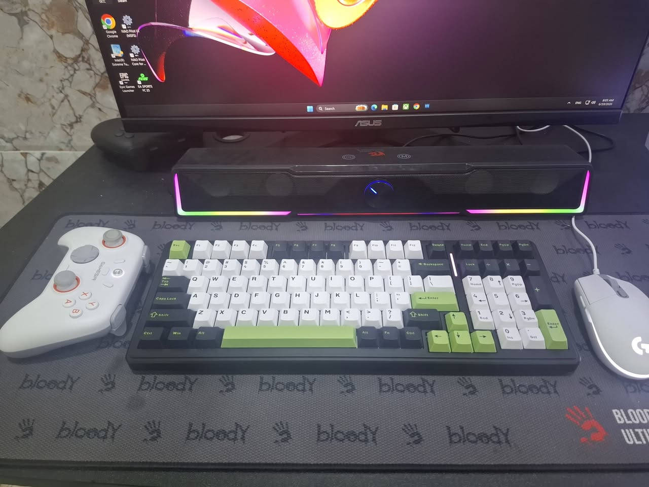 تجميعة العاب ومونتاج للبيع
Cpu : i7 12700kf 
RAM : 32gb (16x2) xpg 6000
Motherbord: b760 
Hard: ssd 1Tb samsung 980 pro 7300
Power supply : thermalright 750 gold
Gpu : rtx 5070 12gb gaming trieo rgb 
Moniter : 27inch / 2k / 210 hz
العنوان / بابل / حي الزهراء / ***********
السعر 3.500.000
 كيس وشاشه وماوس وكيبورد وسبيكر وجويستك واير لس
