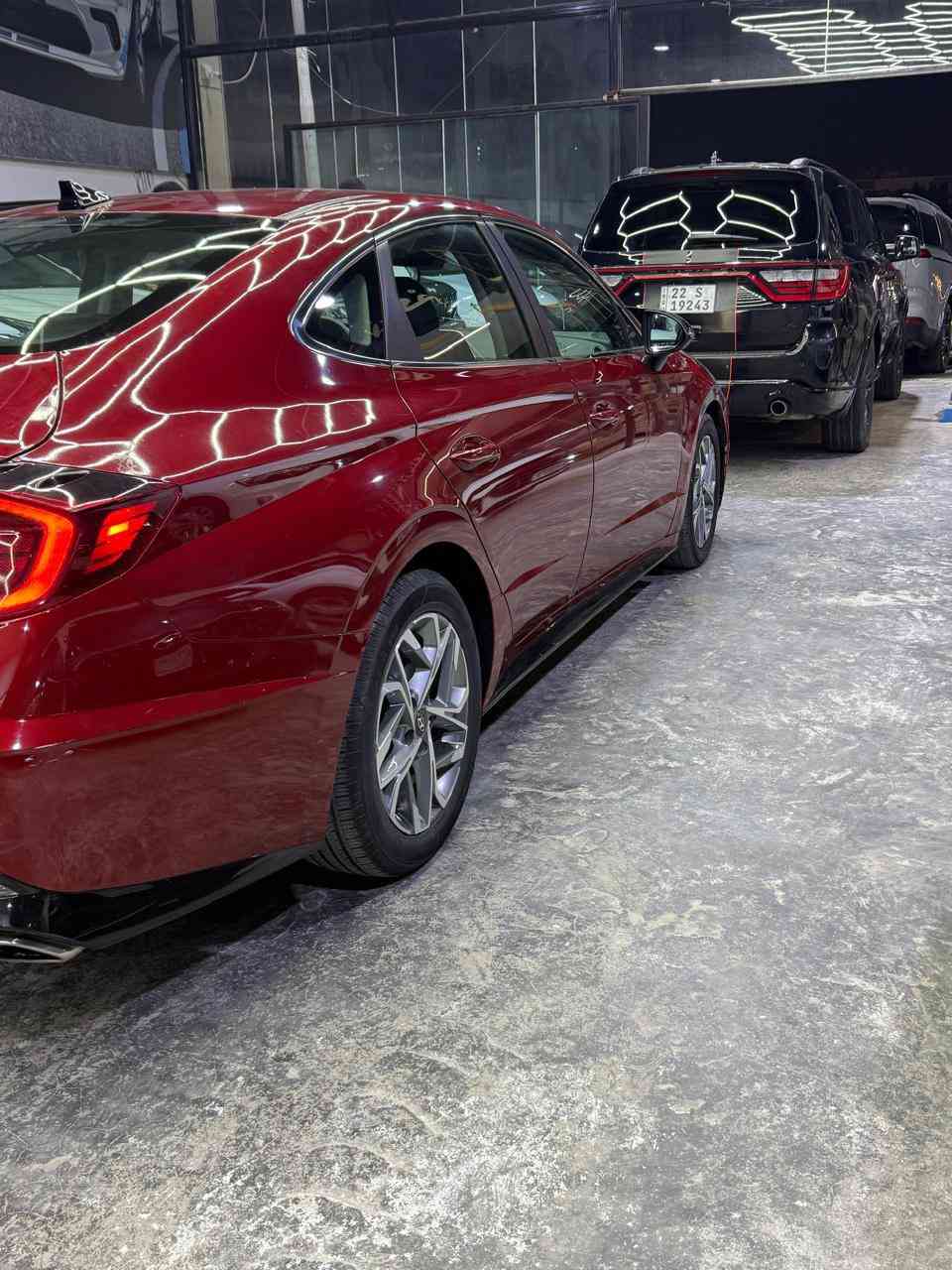 السلام عليكم للبيع هونداي سوناتا موديل 23

وارد امريكي الضرر جاملغ وبنيد فقط 

محرك 2500 

بدون رقم 

رادارات اماميه خلفيه جانبيه 

تحديد مسار 

توقف ذاتي 

العداد 52,600 

كشن كهربائي تدفئه 

تحكمات ستيرن 

شاشه كبيره وباقي المواصفات اللي معروفه بالسوناتا

الحادث موضح بالصور داخل المنشور
السعر 145 
الاتصال ***********
