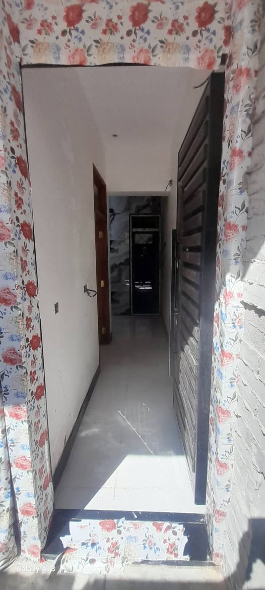 دار للبيع المساحة ٥٤م الواجهة ٥،٥٠م زيونة محلة ٧١٠ قرب مدرسة الجواهري اربع طوابق اربع حمامات خمس غرف نوم وصالة ومطبخ قيد الانشاء للإستفسار *********** *********** أبو مرتضى الربيعي
