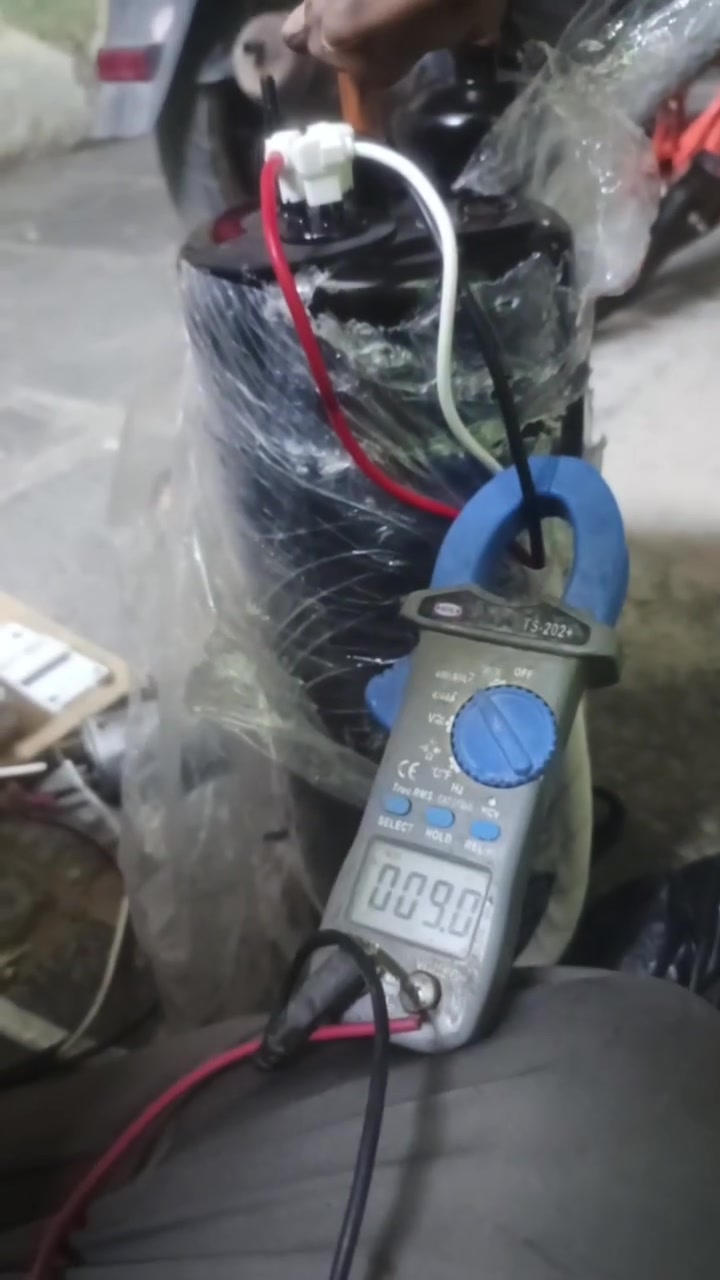 ياالله خير على جميع/اليوم تم تبديل الضاغط او البطل السبلت هاير غاز R22   قبل الشد فحص المبيريه وقبل الحيم الضاغط وغسل المنضومه بل كامل من الوساخ بمادة التوزن  وشده البطل مستبوشي نفس النوعيه الحمد الله شغلنه الجهاز خير من الله 
بسعار مناسبه
عدك اليك عدك بطل ضارب تريد تبدله 
عدك سبلت تنصيب مع ضمان العمل / عمل الفاكيوم 👷

يوجد غسل موقعي وتنزيل  البارد وغسل الحار شحن/الغاز A410/R22 بنواعة
 فتح من مكان الى مكان اخر 
غسل مكيف صيانة
صيانة بي اليك 
تبديل الضاغط 
ماعليك بس الاتصال ونجيك للبيت
بي وقت  العنوان ناصرية مركز  يوجد واتساب /***********
