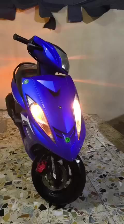 سلام عليكم جيتي ار للبيع ماصارله 2 شهر من نازله دراجه جديده لوك بحالت الوكاله مراوس عادي ب سكنس شمعه لد سعر خاص أو عل رقم ***********
