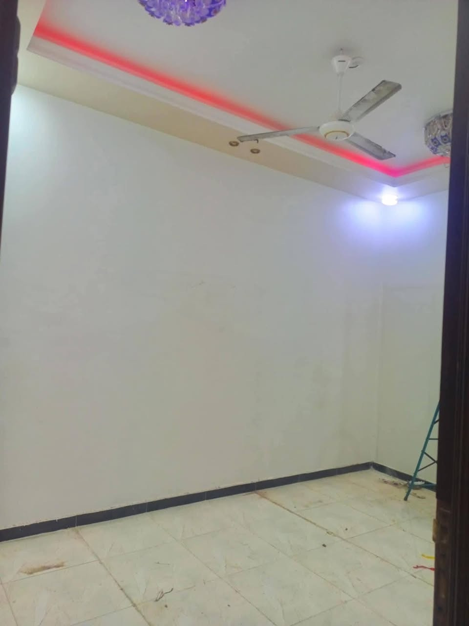 متوفر الان دار سكني #للايجار

موقعه الديوانيه #حي_المعلمين
شارع الجامع مكان مرتب وهدوء

#مساحته 100 متر مربع
يحتوي البيت علئ  ثلاث غرف نوم وصاله ومطبخ  
واستقبال وصحيات داخليه وخارجيه 
البيت نضيف وبناء حديث 

للاستفسار اكثر 
#واتساب_اتصال_*********** 

او مراجعة مكتبنا الكائن في حي المعلمين. نزلة فلافل تشرين
