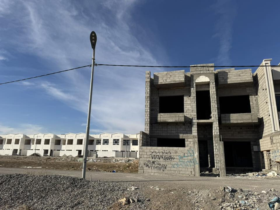 هيكل 200 للبيع مناسب حسب المنطقه
بناء درجه اولى اشراف هندسي بيدي بانيها 
خريطه حلوه كلش ..
#الموقع صياده يم سيطره علوه. (السيطره انشالت) 
خدمات كامل تبليط قير.ماء.كهرباء
ضمانات فول .طابو زراعي سند 25 ابيض .تصرف شخصي
بعيد عن محافظه الجديده 4-5 دقايق
قريب ع شارع عام كلش 
***********
