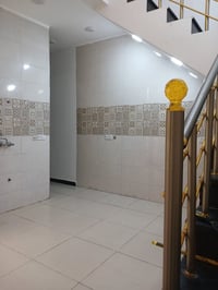 البيت 200 م عباره عن وحدتين سكنيه منفصله بالكامل الماء والكهرباء والمج...