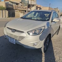 عندي توسان ٢٠١٥ خليجية مكفوله عدا بارد بهلال الجاملغ الخلفي رايدها ١٤٥...