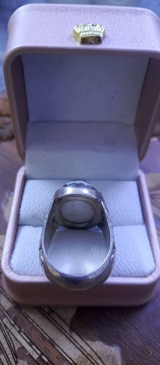 جزع لون مميز زيتوني قياس 25 صياغة يدوية ثقيلة للاتصال او واتساب ***********
