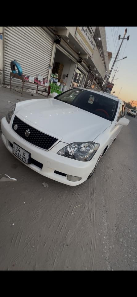 سلام عليكم شاهينا للبيع     شاصي 84  فتحه   اثلت   مزاد دخول جديد   تخم تاير جديد  مشط ايسر بلاد لكزز  داخل اسود   رقمي *********** عنوان البصره
