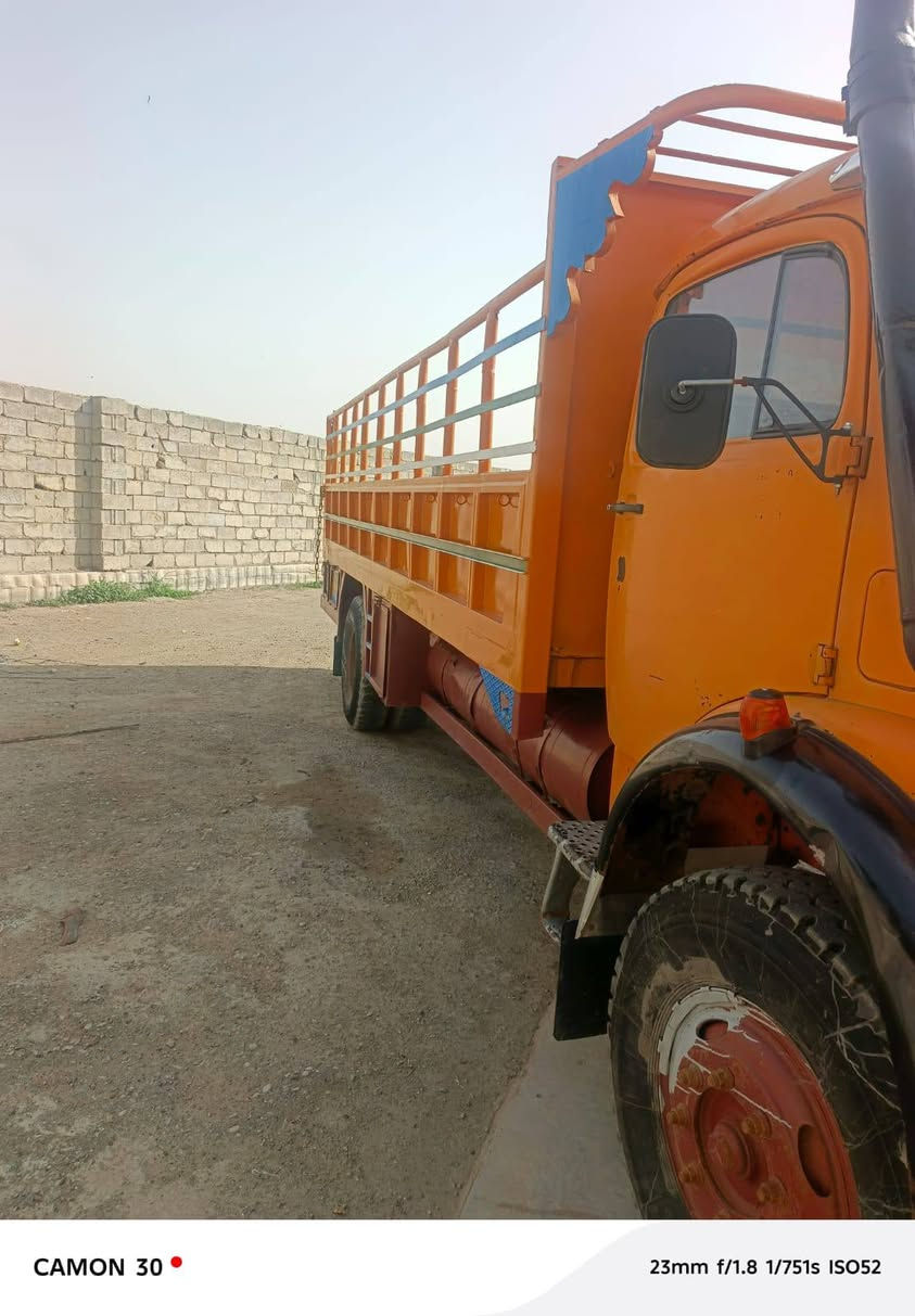 السلام ابو اردين لللبيع مكفول كفاله عامه موديل 1986
مكفوله قماره من الصبغ ومكفول كير واكسن ومحرك حداديه ودوشمه 
وسياره حلوه ونضيفه مرقمه انكليزي بغداد مكان السياره بغداد  تواصل على هذ رقم ***********
