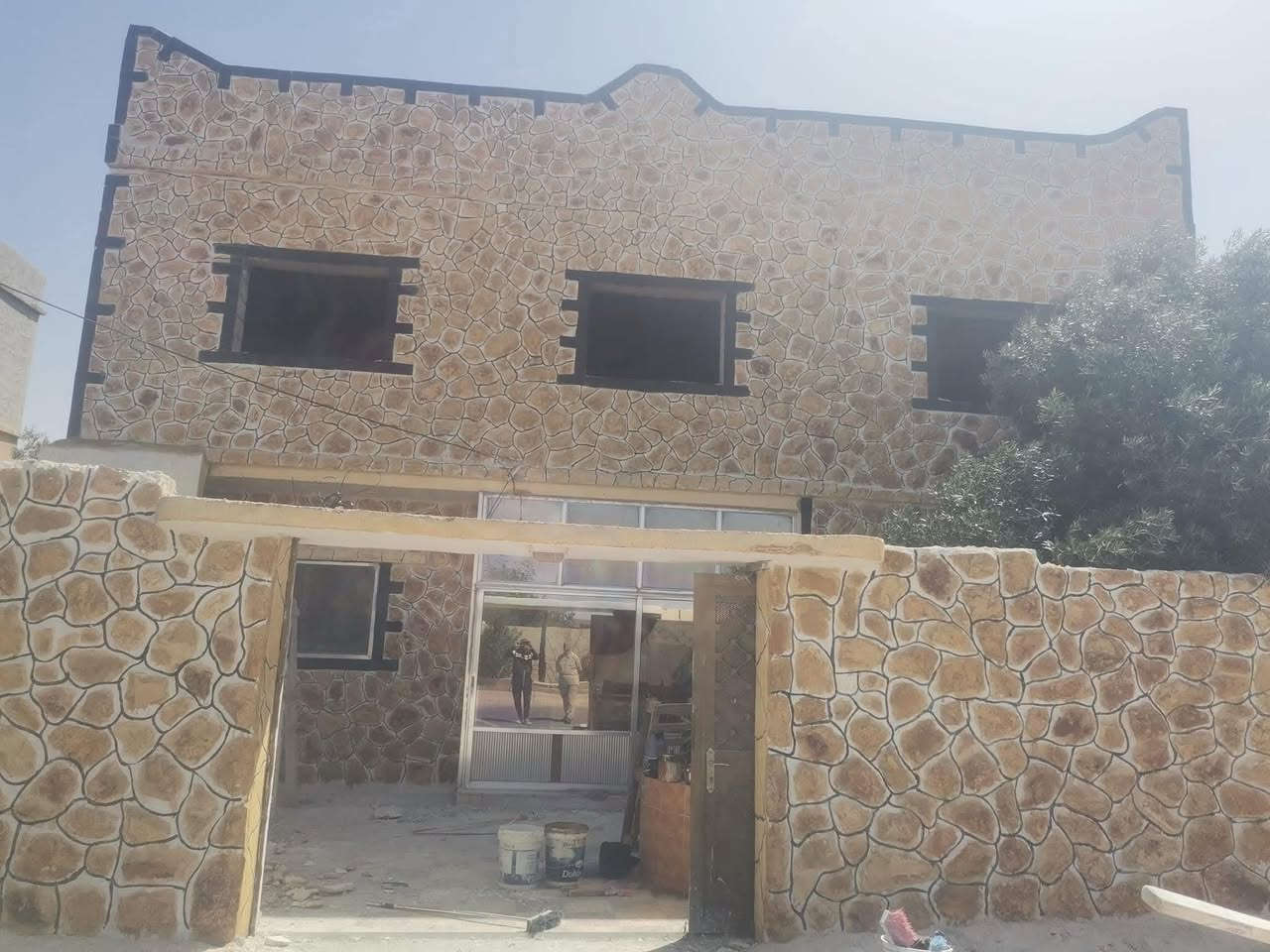 ✨ أبو عبد الله لتلبيس الحجر والشحف ✨
نقدّم لكم أفضل أعمال تلبيس الحجر والشحف بأعلى درجات الدقة والإتقان، مع سرعة مميزة في إنجاز العمل.
نحوّل مساحتكم إلى تحفة فنية بأجمل التصاميم والديكورات العصرية، وبأسعار منافسة جداً تناسب الجميع.

📞 للحجز والاستفسار: 0785144849


**إذا كنت صاحب هذا الإعلان وتريد حذفه لأي سبب، رجاءا أرسل رسالة إلى الدعم الفني**