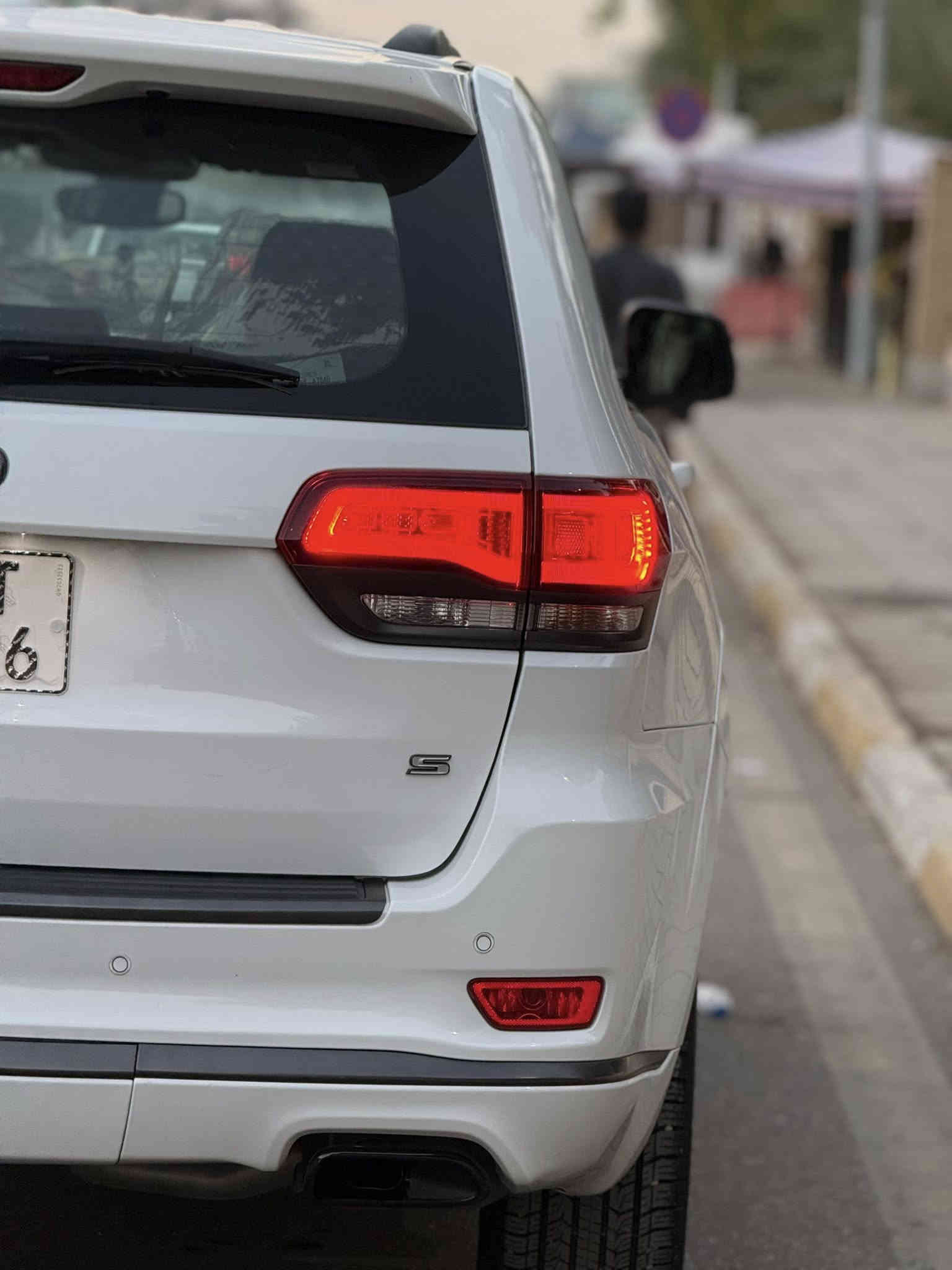 السلام عليكم 

جيب خليجي مديل 2020 S وكاله هارلم ( اخت الزيرو ) فول 1/1 

السياره كفاله من الضربه والصبغ والبارد ومن كلشي حته البلاستك كفاله 

ماشيه 53 الف عدتهه كتلوكاتهه سبيرهه منازل حته الارضايات مامفتوحه 

كشنات جلد 

قماره بنرامه 

داخل احمر 

دبل كشن كهرباء 
كشن ذاكره مميوري 

شاشه جبيره 

بصمه تشغيل 

الباب الخلفي كهرباء 

فول تحكم استيرن 

شفتات كير بل استيرن 

مرايه اوتدم 

لايت زنون بلادي 

لايت لد 

زراك لايت 

حساس امامي خلفي 

قطعتين تبريد 

محرك 6 سلندر 3600

فورويل دفع رباعي 4x4

السياره بشرط كير محرك صدر كلهه بعدهه بوضع الشركه 

رقم بغداد دولي بسمي هزه وسنويه جديده 

مكان السياره بغداد 

رقمي ***********
