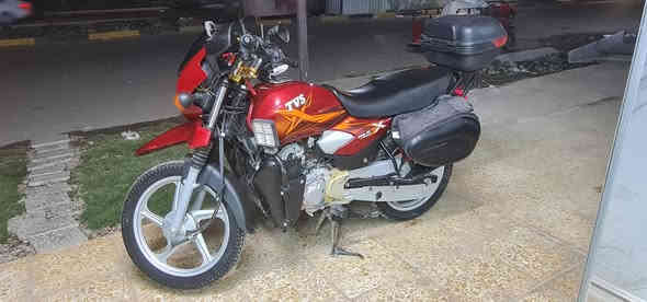 السلام عليكم دراجه TVS ماشيه 8000 الدراجه خير من الله برغي ممفتوح بيها بعدهي ع وضع الشركه مرقم بأسمي السعر مليونين ونص وبي مجال للاستفسار *********** بغداد
