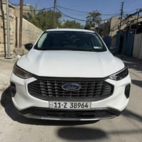 فورد اسكيب 2023 هايبرد محرك 4 سلندر 2500 هايبرد  ماشية 15 الف ميل  صور...