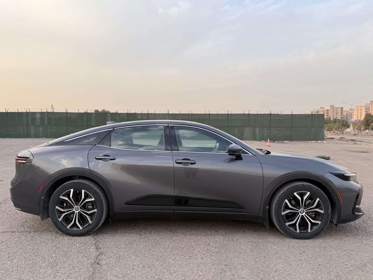 ماشاءالله كراون 2024
اسم المركبة : تويوتا
الفئة : لمتدد فول واحد 1/1 
الموديل (الطراز) : 2024
عدد الاسطوانات (سلندر) : 4
‏ممشى السيارة 21 
سعة المحرك : 2500 هايبرد
‎المواصفات
شاشة الكبيره
سماعات من نوع JBL
كار بلي و اندرويد اتو
عداد ديجتل
رادار امامي
رادار خلفي
خروج عن المسار
قطه عمياء
تبريد مقاعد
ستارة خلفية
شحن لاسلكي
هاند بريك اوتو
اتو هولد
5 كيمرات محيطية
(NORMAL, SPORT , ECO) وضعيات القياده
ذاكره لحفظ كرسي السائق
فتحة صقف
مكابح مانعة للانزلاق ABS
حساس ضغط الإطارات 
مرايا جانبية كهرباء
حادث السياره قطعه وحده فقط  (( صندوق فقط بدون دواخل  بدون إرباك بدون كل شيء ؟؟ كفاله عامه 
السعر 325 ورقه 
موقع بغداد حي الخضراء 
***********
