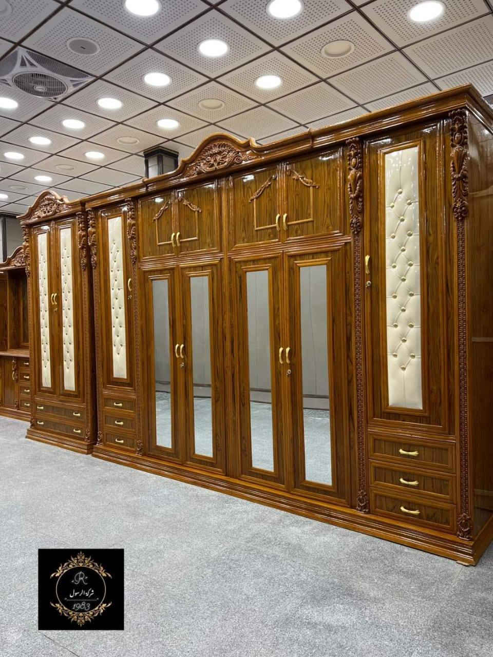 يتوفرغرف نوم كناتير بوفيات حطاطه وسوكي يتوفر غرف نوم مستخدمه بانسب الأسعار 
متوفر كادر نجاره تفصيخ اخشاب أو شد موجود تصليح اخشاب تركي عراقي  موجود صبغ أو تلميع  اخشاب  بس اتصل والباقي علينه اي مكان بالرمادي /تركي /عراقي حطاطه سوكي 
***********
