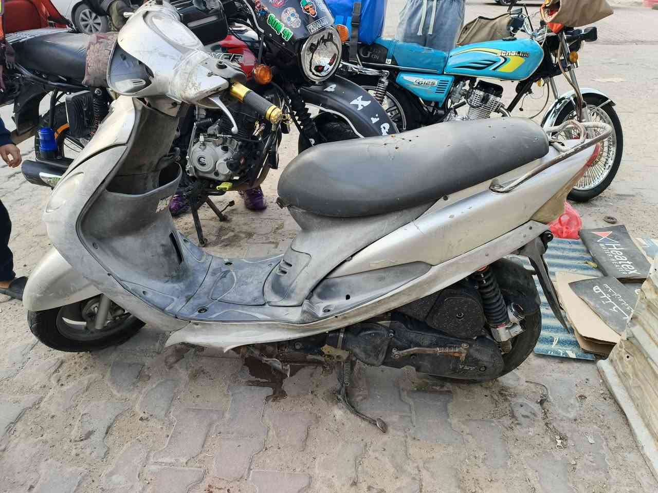 سلام عليكم دراجه ماكس منغولي للبيع دراجه نضيفه شغاله كهربائيات كامله دراجه فقط بيها دخان السعر قيم وخذ مكاني بغداد الشالجيه رقم ***********
