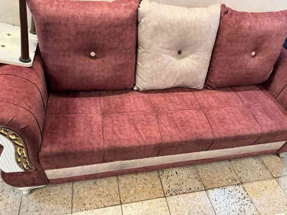 للبيع جديد جدا السعر 350 الف رقم الهاتف ***********
