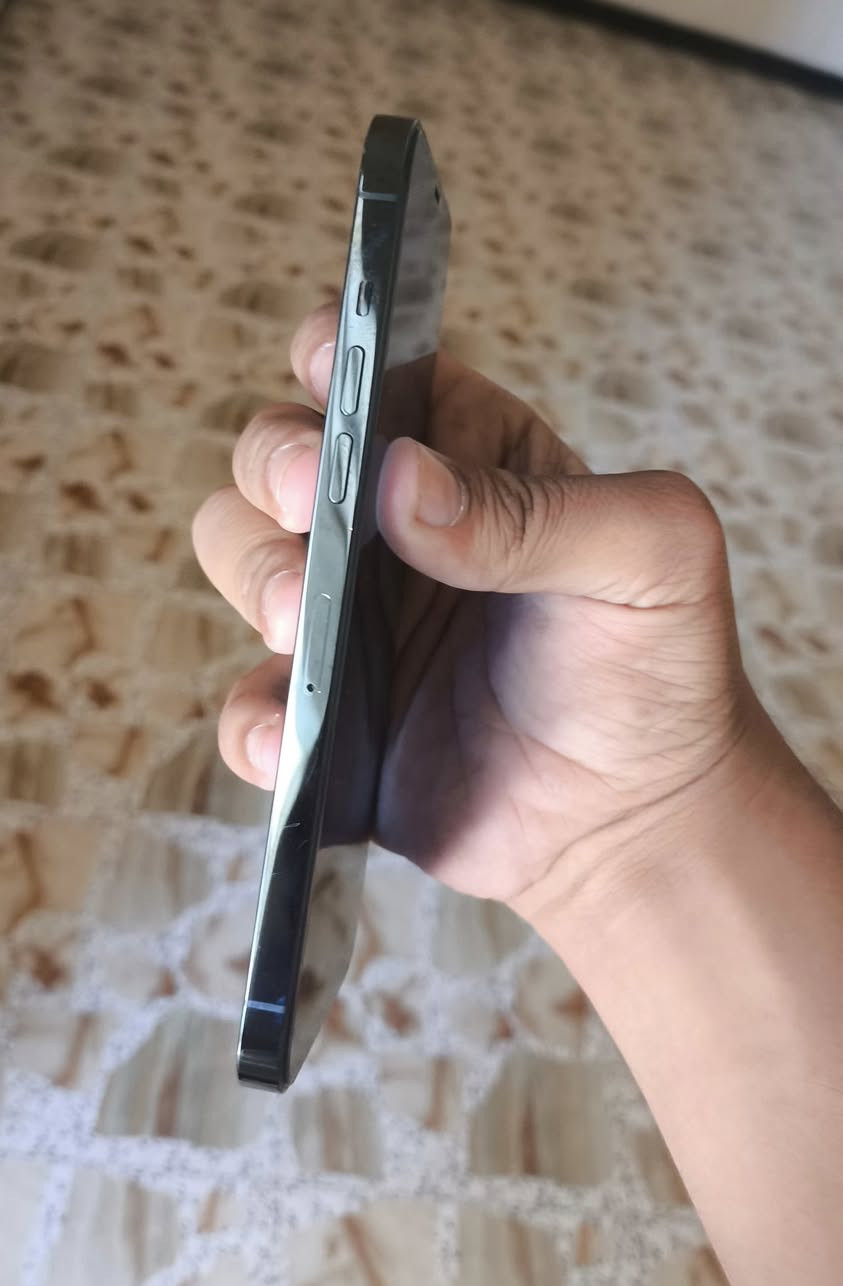 السلام عليكم
أيفون 12 برو ماكس شرق اوسط مو باله

لون ازرق

ذاكرة 128

بطارية 🔋100% وكاله يعني انسا بل شحن

نظافة الجهاز 99% 

ولامبدل بي شي فقط ضهر ليزر

مراوس او بيع سعر 355 الف

***********
