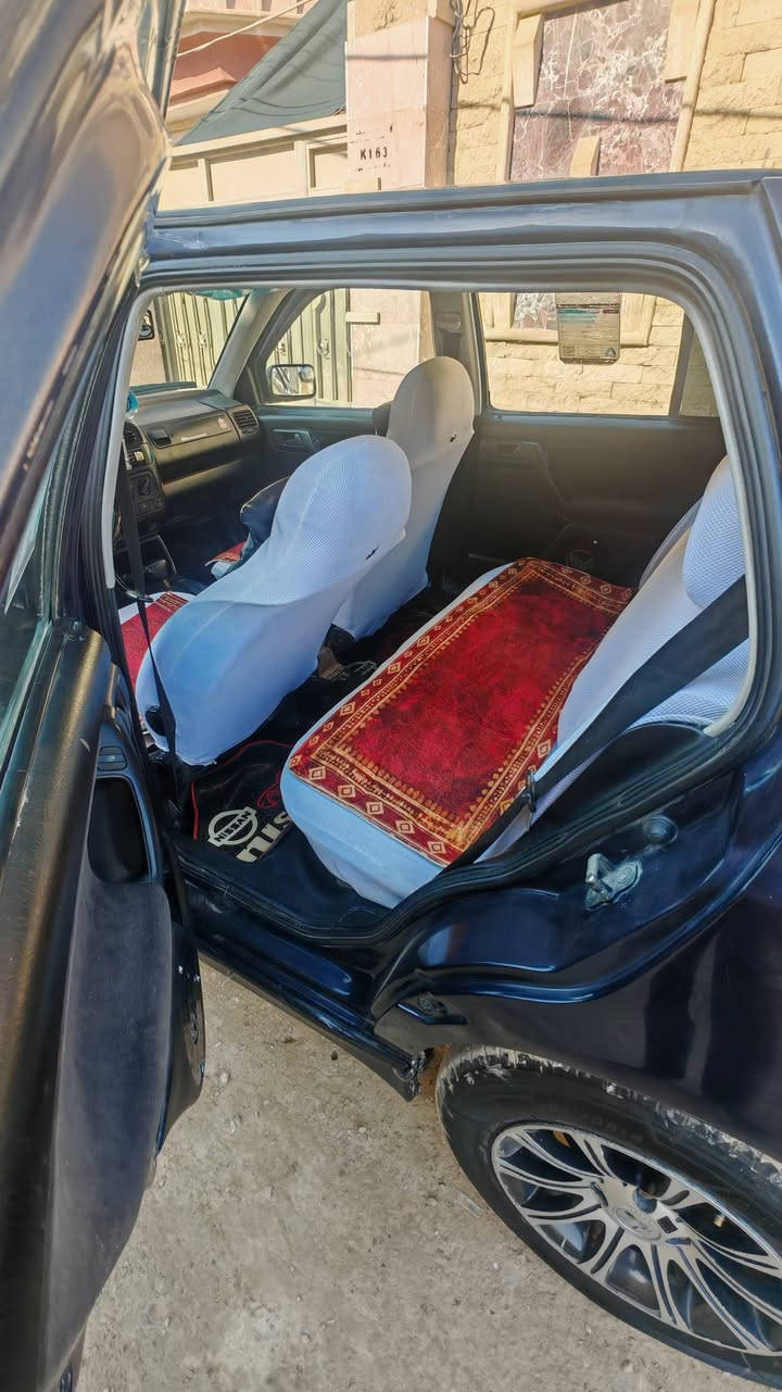 السلام عليكم اخوان
مطلوب ايمي كراند c8 الحجم الكبير مراوس بهاي السيارة
فينتو فول اوتماتيك ١٩٩٣
٤٧ ورقة وبيها مجال 
*********** 
تفاصيلها 
 رقم بغداد انكليزي، هزة جديدة، جاهزة من كلشي ما محتاجة اي صرف، محرك ٢٠٠٠ قبغ ابيض، كزوز رياضي، داخل كامل تماماً
-كهربائيات كلها شغالة يعني ما ادوخ لا بتصليخ ولا بصناعة
-داخل مرتب للاخير
-سستم صوت كامل +دمام
-تخم تاير جديد مو نص عمر
-مازدات جدد +منضومة زنون عالي ناصي
-تنتة
