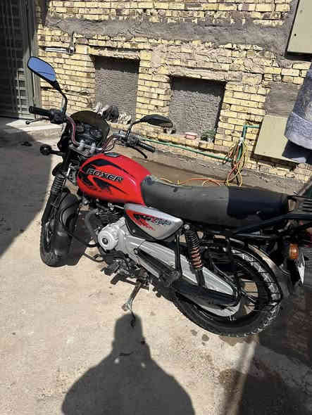 سلام عليكم 
بوكسر موديل 23 دراجة كلش نظيفة الله شاهد برغي مامفتوح بيها
مرقمة وكاملة قادسية بأسمي/ السعر مليونين وبيها مجال
العنوان الديوانية مركز المدينة 
للاستفسار ***********
