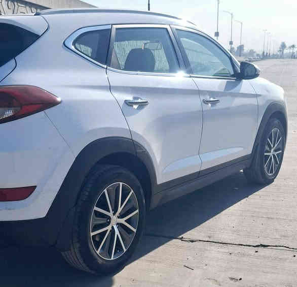 من رخصت مدير الكروب المحترم السلام عليكم توسان ٢٠١٦ وارد خليجي مكينه ٢٠٠٠ دوش رقم بغداد داخل عسلي مرايات شفط حساس خلفي شاشه كبيره السياره ماشيه ١٥٠  السياره جاهزه من كلشي كير مكينه مكفولات شرط مامفتوحات صدر أمامي وخلفي نضيف تخم تاير تبريد شغال السعر   ١٦٢  بيهه مجال الاتصال  *********** مكان بغداد
