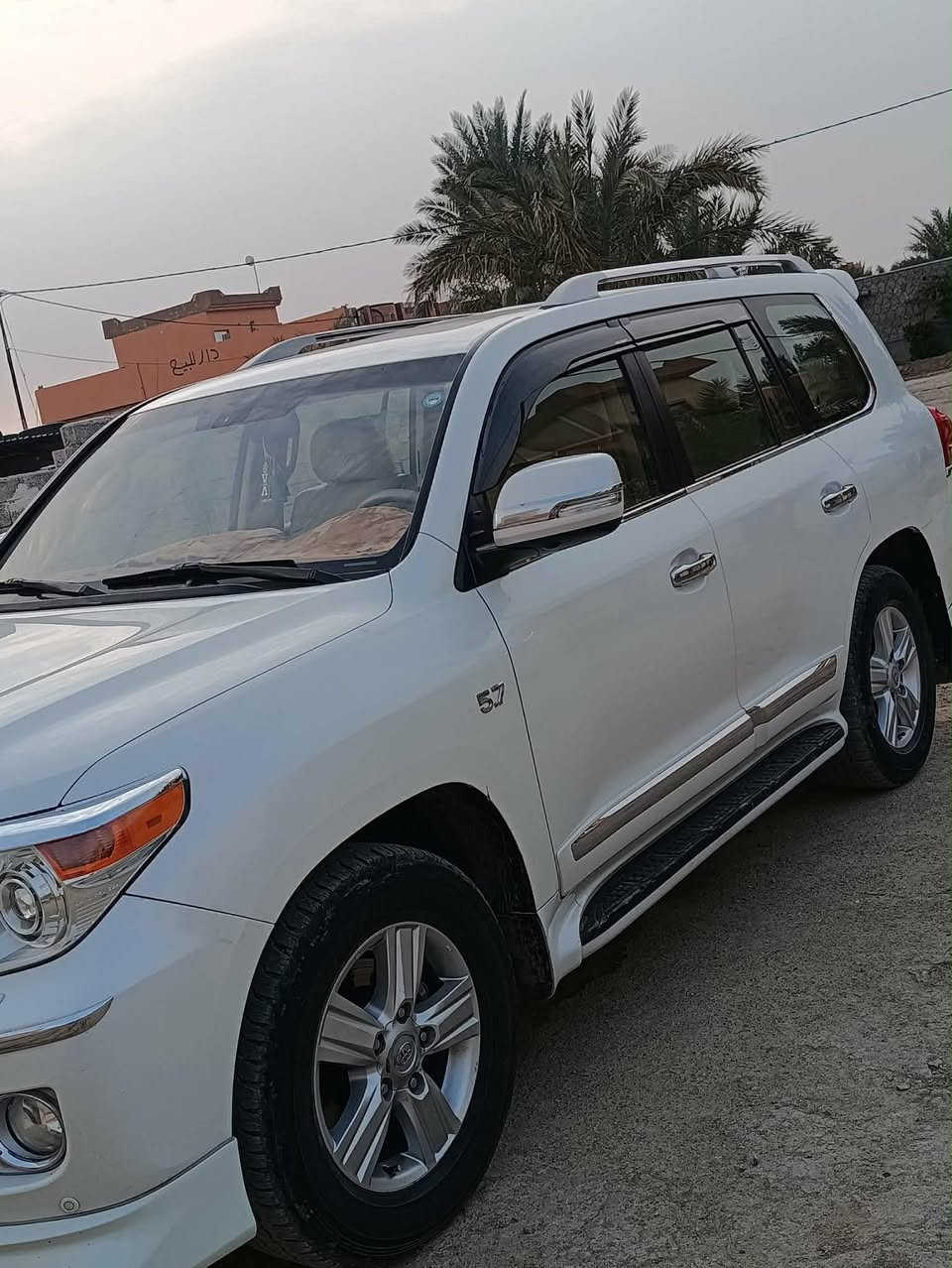 السلام عليكم
((للبيع ))
تويوتا ••• لاندكروز 
موديل •••   2015      
VX.R V8  5.7     
مواصفات لكزز
رقم السليمانية 
السياره مكفولة 
_فتحه
_كراسي جلد
_كراسي كهرباء 
_شاشات خلفيه بلاديه
_تشغيل عن بعد 
_تبريد كشنات
_كامرات خلفيه واماميه 
_مرايات شفط 
_حساس خلفي وامامي 
_بصمات أبواب
مكفوله من الصبغ والضرر
للاستفسار اكثر***********
