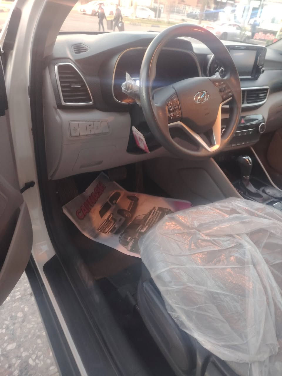 السلام عليكم توسان موديل 2020 امريكي حادثها جاملخ والبنيد سياره ماشيه 60 بيها قطعتين صبغ بس  رقمها اربيل باسمي انجليزي مكانها المنصور شارع 14 رمضان سعر ١٦٠  وبي مجال مامتوجد فيس ***********
