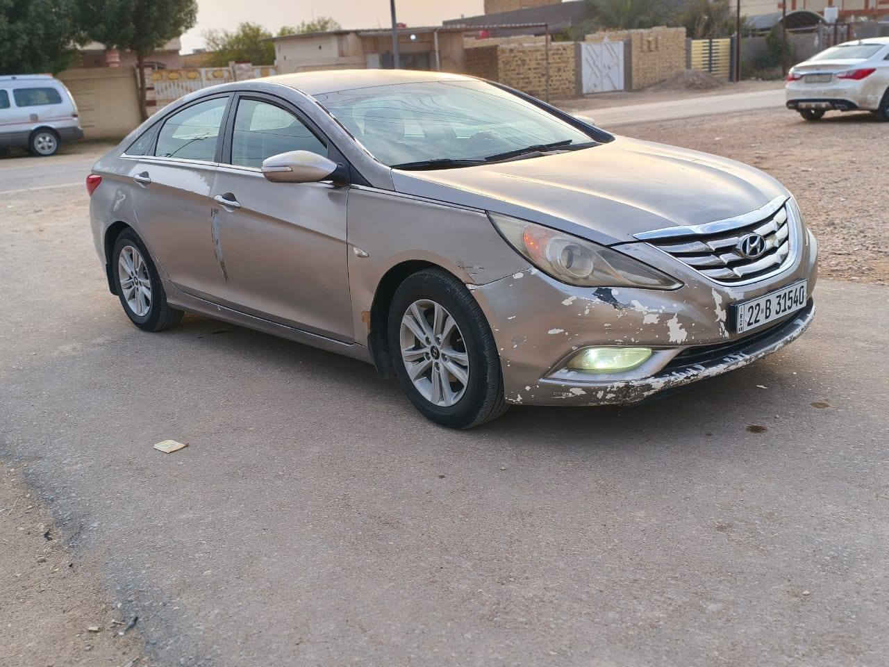 السلام عليكم سوناتا للبيع موديل 
وارد كوري مكينه دوش سياره جديده بيه فقط جراد 
رقم اربيل بسمي سنويه ل30 السعرب93 وبيه مجال بسيط 
‏‪***********‬‏
