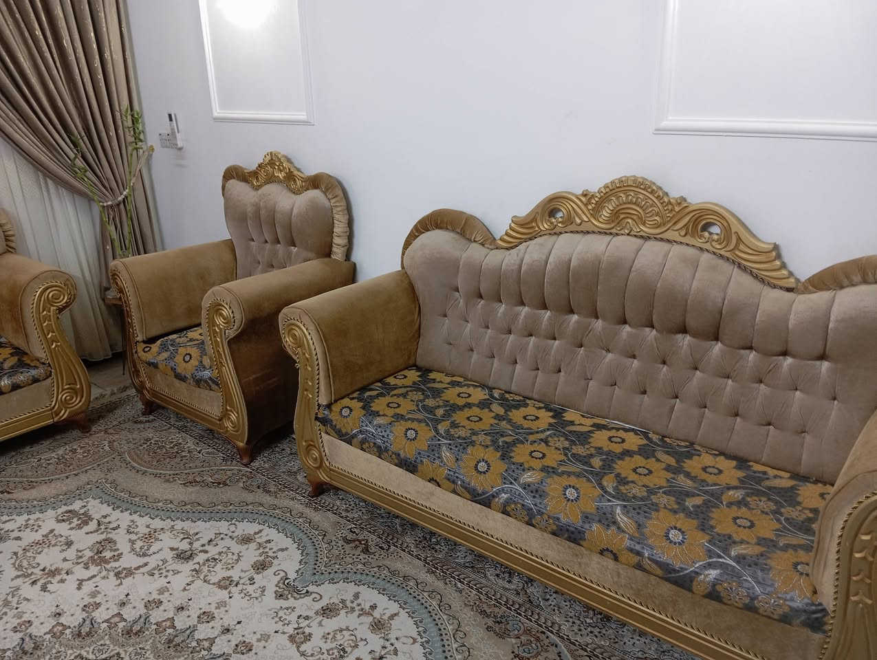 السلام عليكم تخم خمس مقاعد ٣ اكبار و ٢ اصغار 
نضيف بس يرادله ترتيب من ناحيه السفنج مثل مموضح بالصوره مكاني بغداد الطوبجي


**إذا كنت صاحب هذا الإعلان وتريد حذفه لأي سبب، رجاءا أرسل رسالة إلى الدعم الفني**