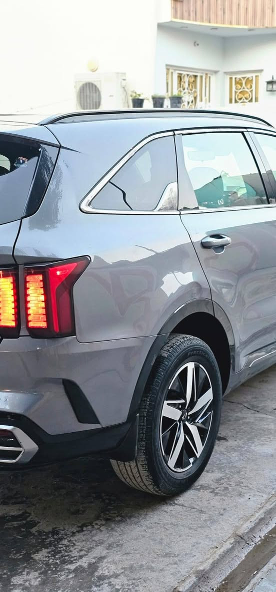 السلام عليكم سورنتو موديل ٢٠٢١وارد أمريكي ظررهها بنيد وتبديل بابين جهة السائق فول مواصفات رقم اربيل تريد تحويل الوكاله محرك ٢٥٠٠ دبل تيربو كشنات منفصل السعر ٢٠٠ورقه للبيع او مراوس باحدث وحسب الرغبه الاتصال ***********
***********
