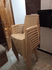 كراسي بلاستك • عدد ١١ • بغداد