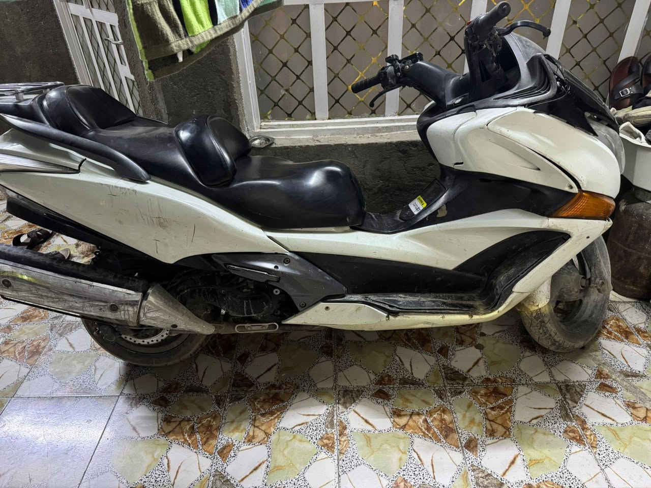 سلام عليكم سلفر ونج جيتي ٤٠٠ محرك مكفول قايش جديد كلاجات جديدة فيت بم جديد كلهة شغالة نكرة سلف بكل وقت جامة اصلية موجودة مالتهة كفراتهة يرادلهة ترتيب لبيع اتصل ***********
زعفرانية. مليون و٣٠٠ وبيهة مجال
