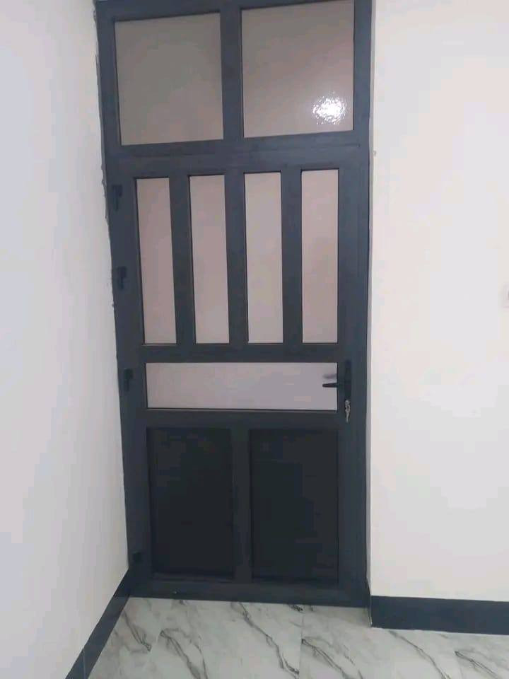 بسم الله والصلاة على سيدنا محمد رسولنا الكريم 
جزء من اعمالنا اليوميه ان شاء الله ينال اعجابكم 
جانب من اعمال معمل زيد للالمنيوم
وابواب و شبابيك ، مقطع saray تركي 
مستعدون لعمل جميع أنواع الأبواب والشبابيك و الكاونترات وبكافة احجامها و انواعها 
كل هذا يكون حسب رغبة الزبائن الكرام
العنوان : الانبار _ هيت_ بداية المشتل _ قرب جامع دبو
 للاستفسار الاتصال على احد الارقام التالية
  زين 078‪13247113
  كورك ***********‪
