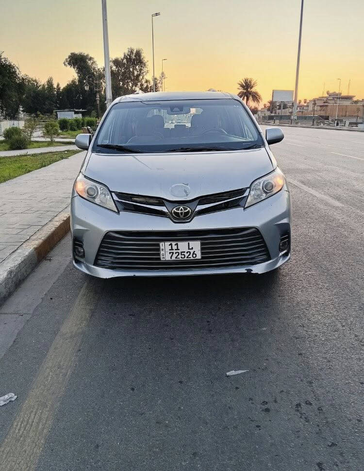 بسم الله الرحمن الرحيم 
السلام عليكم
للبيع تويوتا سينا موديل 2019 رقم بغداد الجديد
بيها قطع صبغ الصفحة اليمنى اثر شخوط اما ضررها بأمريكا امامي كما موضح بالصور
صدر جديد مبدلة على ايدي دبلات امامي خلفي وشمعات تخم تاير جديد بعد ما ماشية بي السيارة تبريد تدفئة كلها شغالة السيارة جاهزة وما متعوبة ولا مشتغلة خطوط ماشية 100 مايل ترايك وين متحب السعر 190 مجال قليل مكان السيارة بغداد للأتصال على الرقم ***********
اللي تخدمة السيارة يدلل واللي ما تخدمة يترك كلمة طيبة وشكراً لإدارة الكروب
