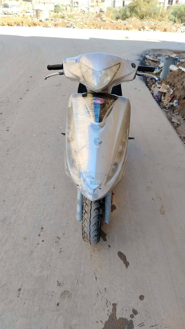 دراجه جي فور مجفته قبل شهرين وجاهزه من كلشي للبيع السعر 300 وبيها مجال مراسله الحساب او الاتصال على الرقم
***********
