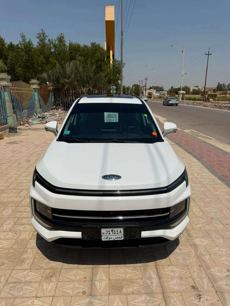 سلام عليكم للبيع جاك JS4 سياره جديده مكفوله كفاله عامه زيرو ماشيه 2000 فقط دخول جديد شهداء ذي قار 
🔹 محرك 1.5 لتر توربو بنزين 
🔹 ناقل حركة أوتوماتيك 6نمر 
‎🔹 5 مقاعد 
🔹فتحه سقف 
🔹كامرات 360 درجه عده 5 
🔹سايد بريك كهرباء دكمه +اوتو هولد 
🔹لايتات امامي لد والخلفي لد +ضبابه خلفيه
🔹تحكم التبريد بيانو لمس 
🔹بصمه تشغيل والابواب 
‎🔹 كشنات جلد ض شيء ضء
‎🔹 شاشة لمس + Apple CarPlay / Android Auto
‎🔹 تكييف أوتوماتيك
‎🔹 شاشة عدادات رقمية
‎🔹 عجلة قيادة متعددة الوظائف
‎🔹 مقاعد مريحة ومساحة واسعة
‎🔹 كاميرا خلفية + حساسات
‎🔹 بلوتوث + USB
‎🔹 دخول وتشغيل ذكي (Keyless + Push Start)

‎🔹 الأمان ومساعدة السائق:
🔹 ABS + EBD + ESC
‎🔹 وسائد هوائية أمامية وجانبية
‎🔹 مراقبة ضغط الإطارات (TPMS)
‎🔹 مثبت سرعة (Cruise Control)

مكاني ناصريه مركز 
سعر 132$وبيها مجال 
***********
